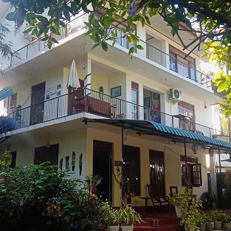 Little Swan Guest House Bentota Ngoại thất bức ảnh