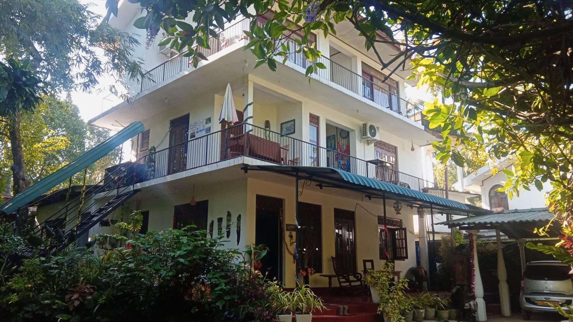 Little Swan Guest House Bentota Ngoại thất bức ảnh